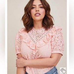 NWT 3X Torrid PINK LACE RUFFLE DETAIL TOP